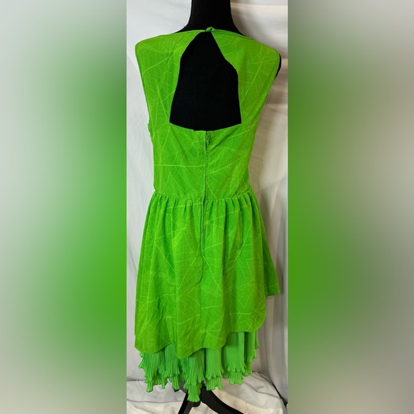 Torrid Disney’s Tinkerbell sleeveless mini cosplay Halloween dress size 14 - Picture 8 of 13